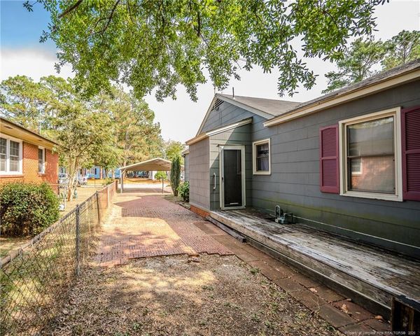 111 E McNeill Drive, Red Springs, NC 28377