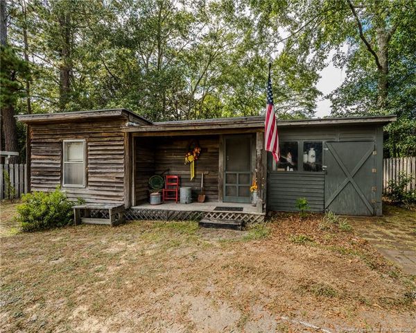 111 E McNeill Drive, Red Springs, NC 28377