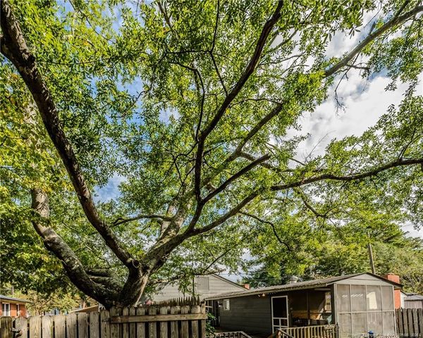 111 E McNeill Drive, Red Springs, NC 28377