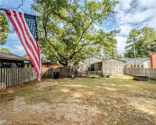 111 E McNeill Drive, Red Springs, NC 28377