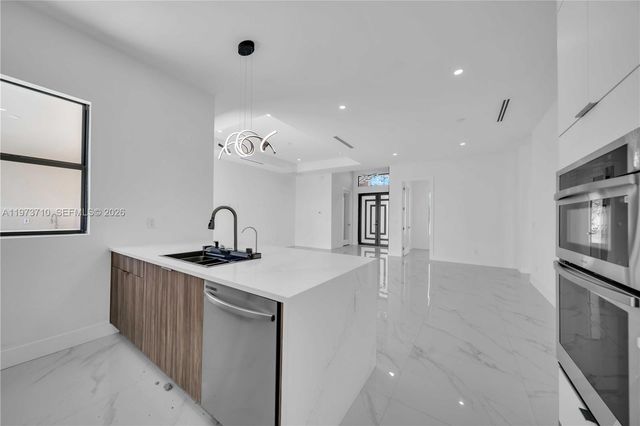 2120 NW 30 Ter, Cape Coral, FL 33993