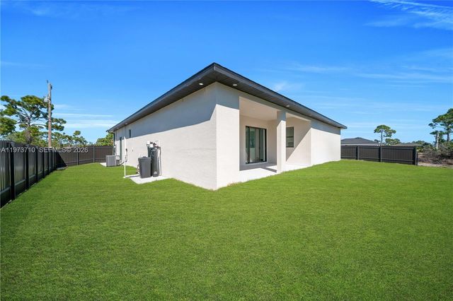 2120 NW 30 Ter, Cape Coral, FL 33993