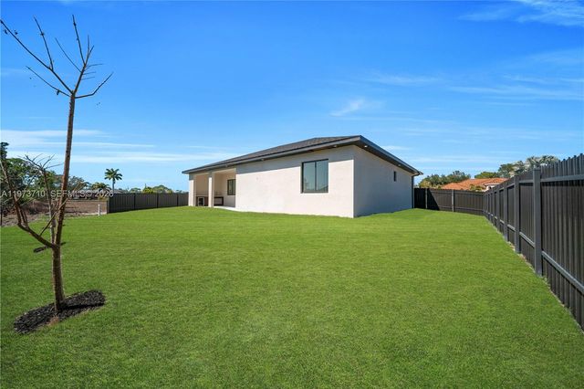 2120 NW 30 Ter, Cape Coral, FL 33993