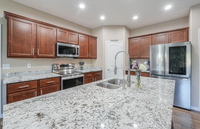 1487 S MOUNTAIN VIEW Road, Apache Junction, AZ 85119