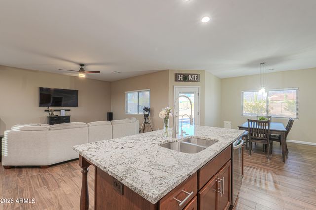1487 S MOUNTAIN VIEW Road, Apache Junction, AZ 85119