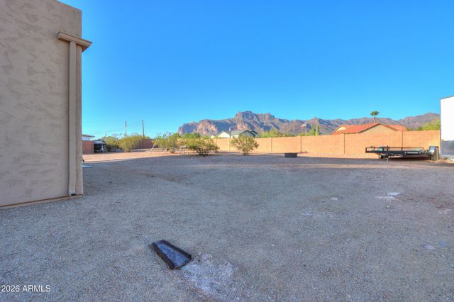 1487 S MOUNTAIN VIEW Road, Apache Junction, AZ 85119