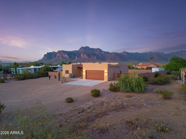 1487 S MOUNTAIN VIEW Road, Apache Junction, AZ 85119