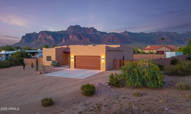 1487 S MOUNTAIN VIEW Road, Apache Junction, AZ 85119