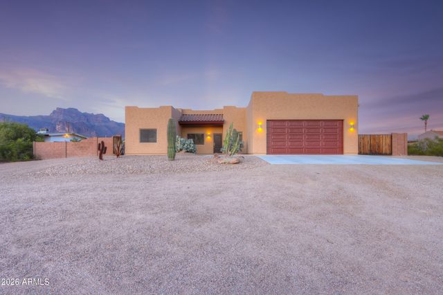 1487 S MOUNTAIN VIEW Road, Apache Junction, AZ 85119