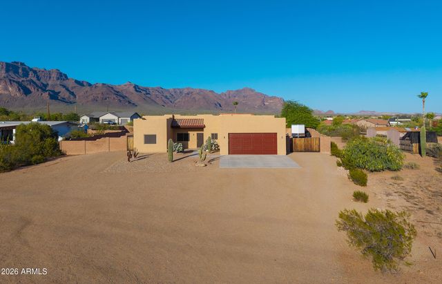1487 S MOUNTAIN VIEW Road, Apache Junction, AZ 85119