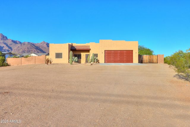 1487 S MOUNTAIN VIEW Road, Apache Junction, AZ 85119