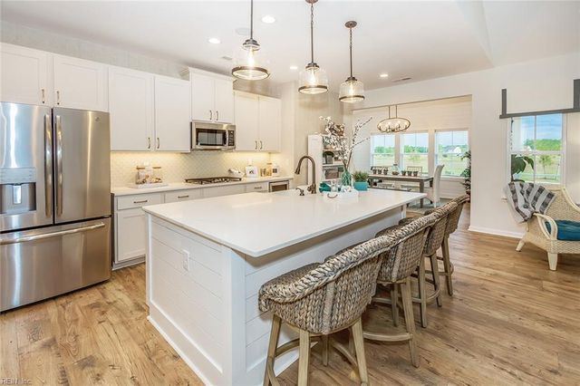 6021 Sam Callis CIR, Suffolk, VA 23435