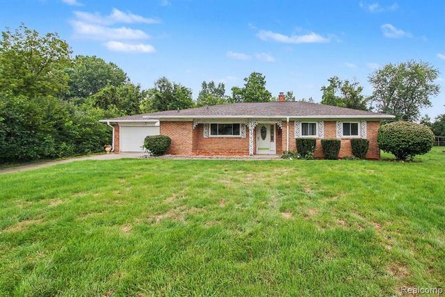 1254 Arrowhead Drive, Burton, MI 48509