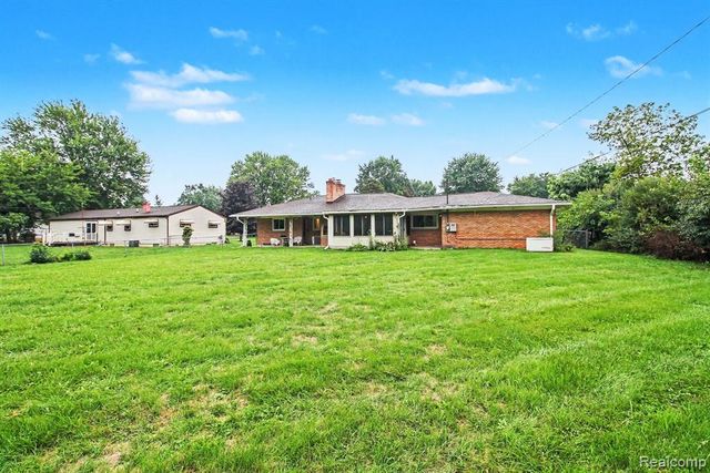 1254 Arrowhead Drive, Burton, MI 48509