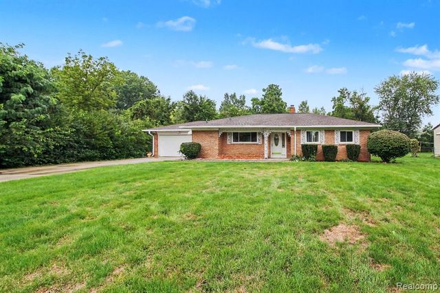 1254 Arrowhead Drive, Burton, MI 48509