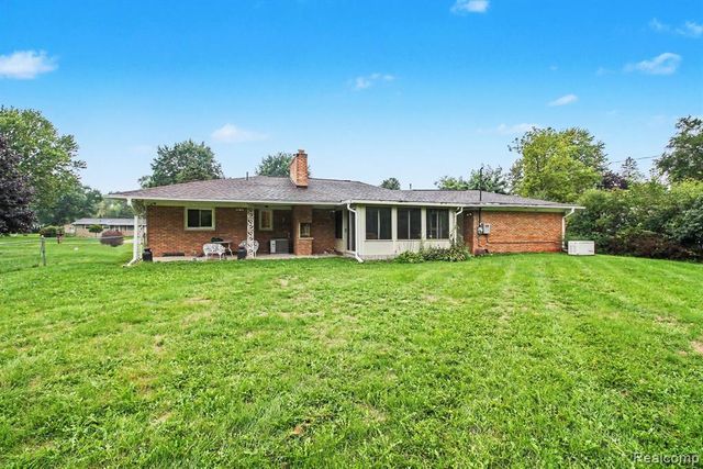 1254 Arrowhead Drive, Burton, MI 48509