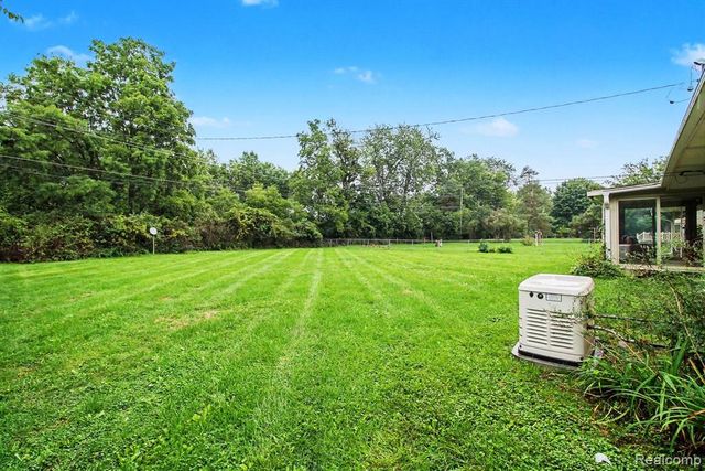 1254 Arrowhead Drive, Burton, MI 48509