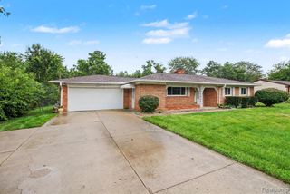 1254 Arrowhead Drive, Burton, MI 48509