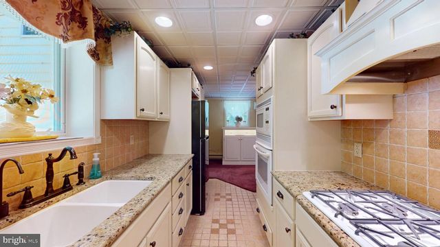 74 LAKE, White Haven, PA 18661
