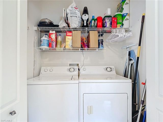 162 Newport DR # 1202, Naples, FL 34114
