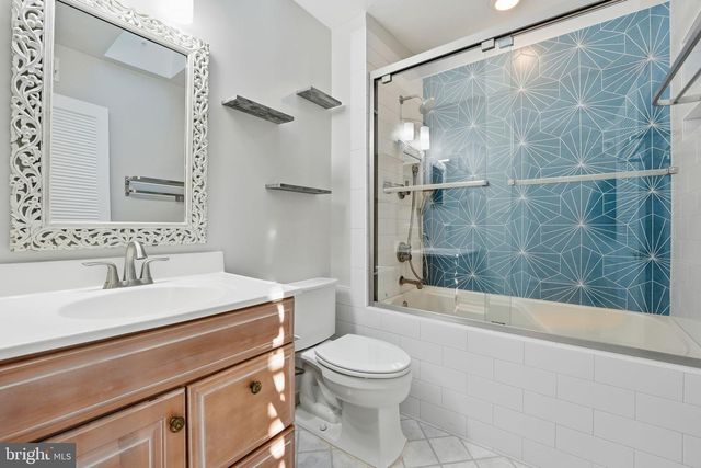 1528 GOLDENRAIN CT, Reston, VA 20190