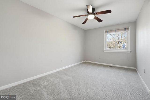 1528 GOLDENRAIN CT, Reston, VA 20190