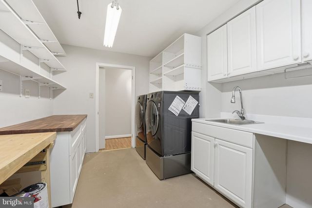 1528 GOLDENRAIN CT, Reston, VA 20190