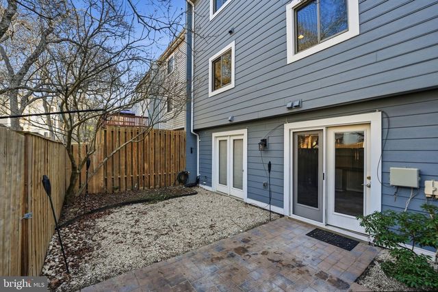 1528 GOLDENRAIN CT, Reston, VA 20190