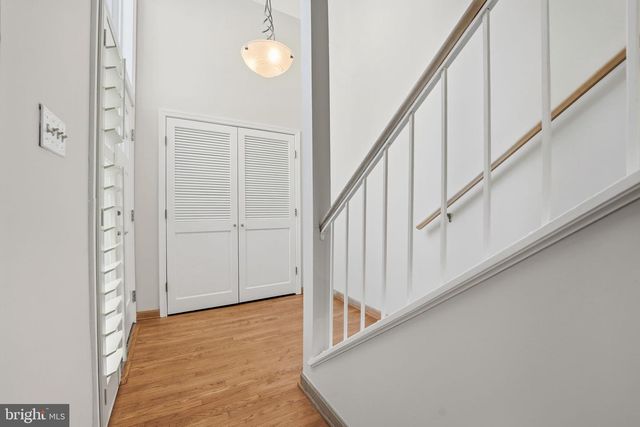 1528 GOLDENRAIN CT, Reston, VA 20190