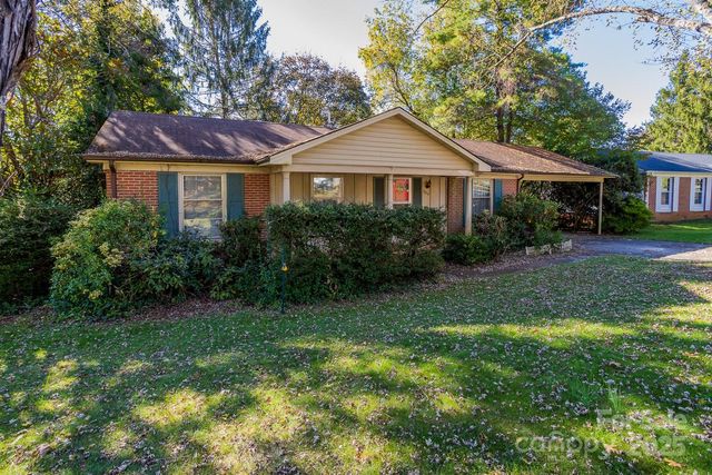 303 Pole Creasman Road, Asheville, NC 28806