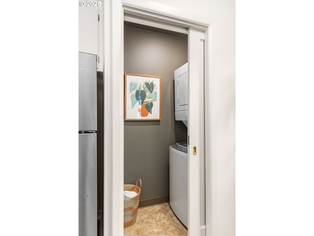 1323 Ne 63RD Ave, Portland, OR 97213