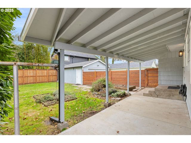 1323 Ne 63RD Ave, Portland, OR 97213