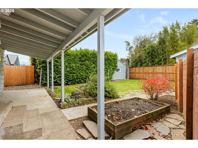 1323 Ne 63RD Ave, Portland, OR 97213