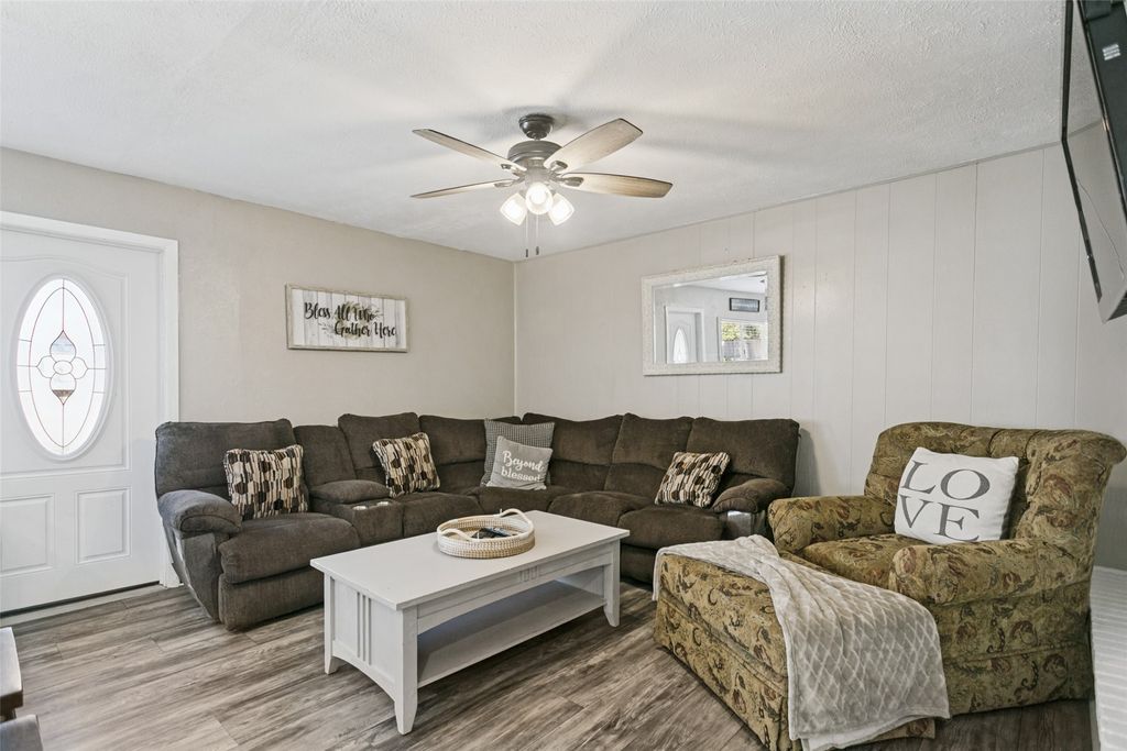 5076 Avery Lane, The Colony, TX 75056 — photo 2