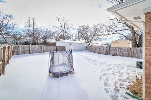 603 E Adams Avenue, Chandler, IN 47610