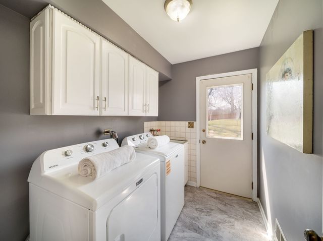 1341 Trinity Place, Libertyville, IL 60048