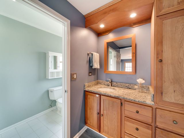 1341 Trinity Place, Libertyville, IL 60048