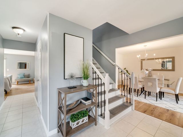 1341 Trinity Place, Libertyville, IL 60048