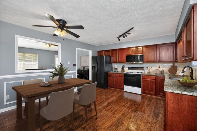 201 N Keene Way Drive, Nicholasville, KY 40356