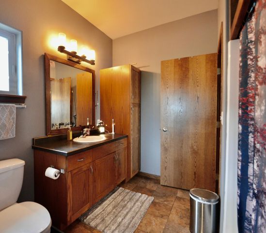 4823 50th Avenue S, Fargo, ND 58104