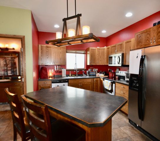 4823 50th Avenue S, Fargo, ND 58104