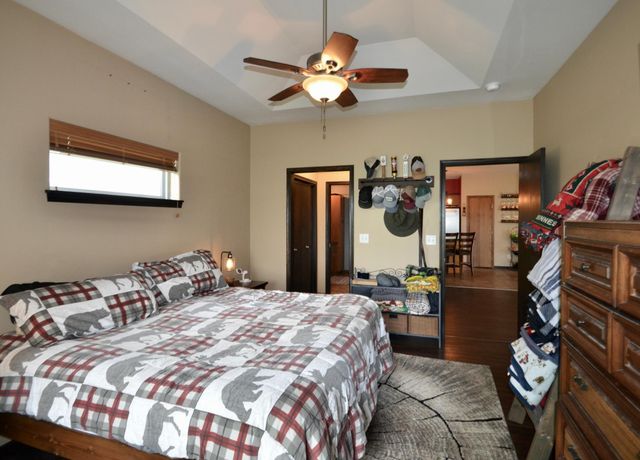 4823 50th Avenue S, Fargo, ND 58104