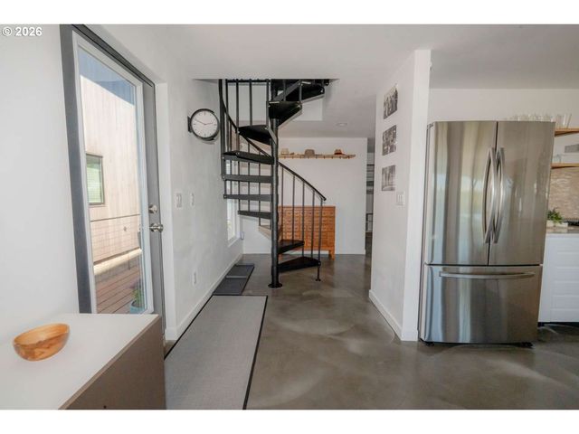 140 Nw 23RD Ave, Rockaway Beach, OR 97136