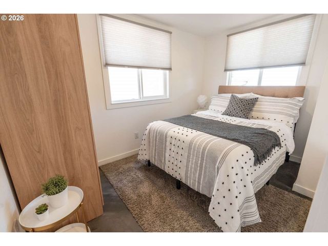 140 Nw 23RD Ave, Rockaway Beach, OR 97136