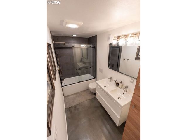 140 Nw 23RD Ave, Rockaway Beach, OR 97136