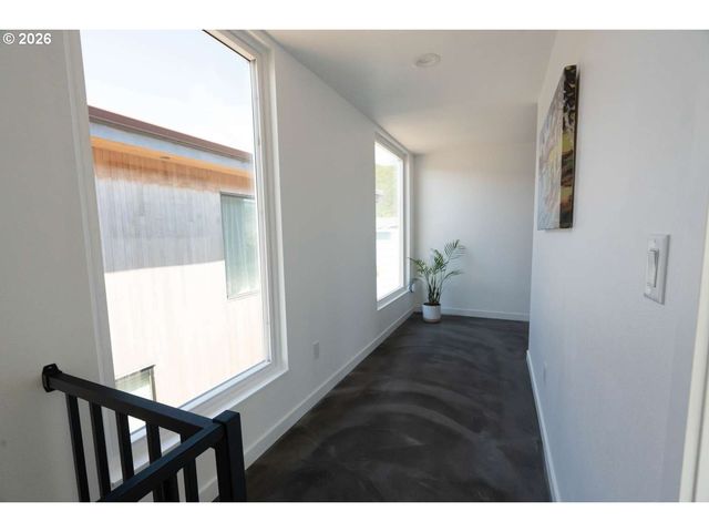 140 Nw 23RD Ave, Rockaway Beach, OR 97136