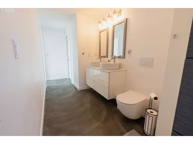 140 Nw 23RD Ave, Rockaway Beach, OR 97136