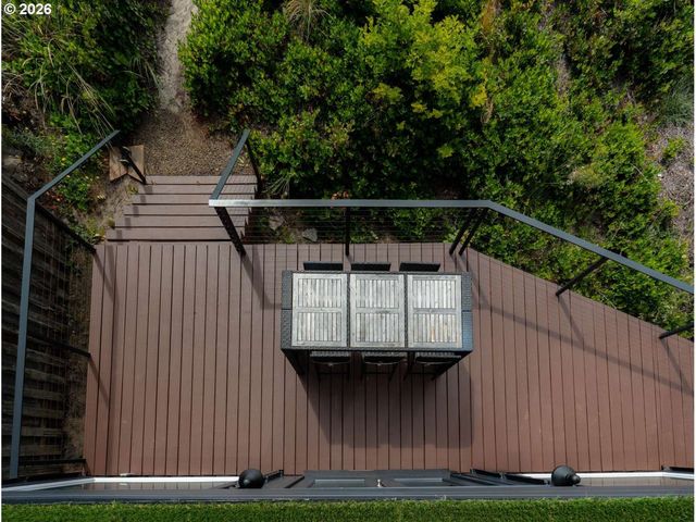 140 Nw 23RD Ave, Rockaway Beach, OR 97136