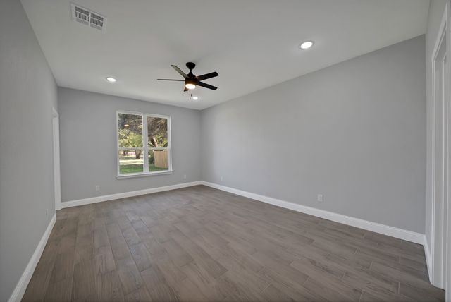 206 Lakeview Drive, Runaway Bay, TX 76426