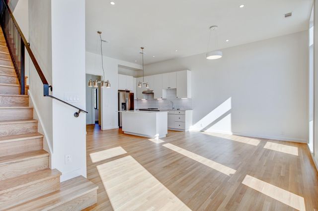 444 W Morphy Street, Fort Worth, TX 76104